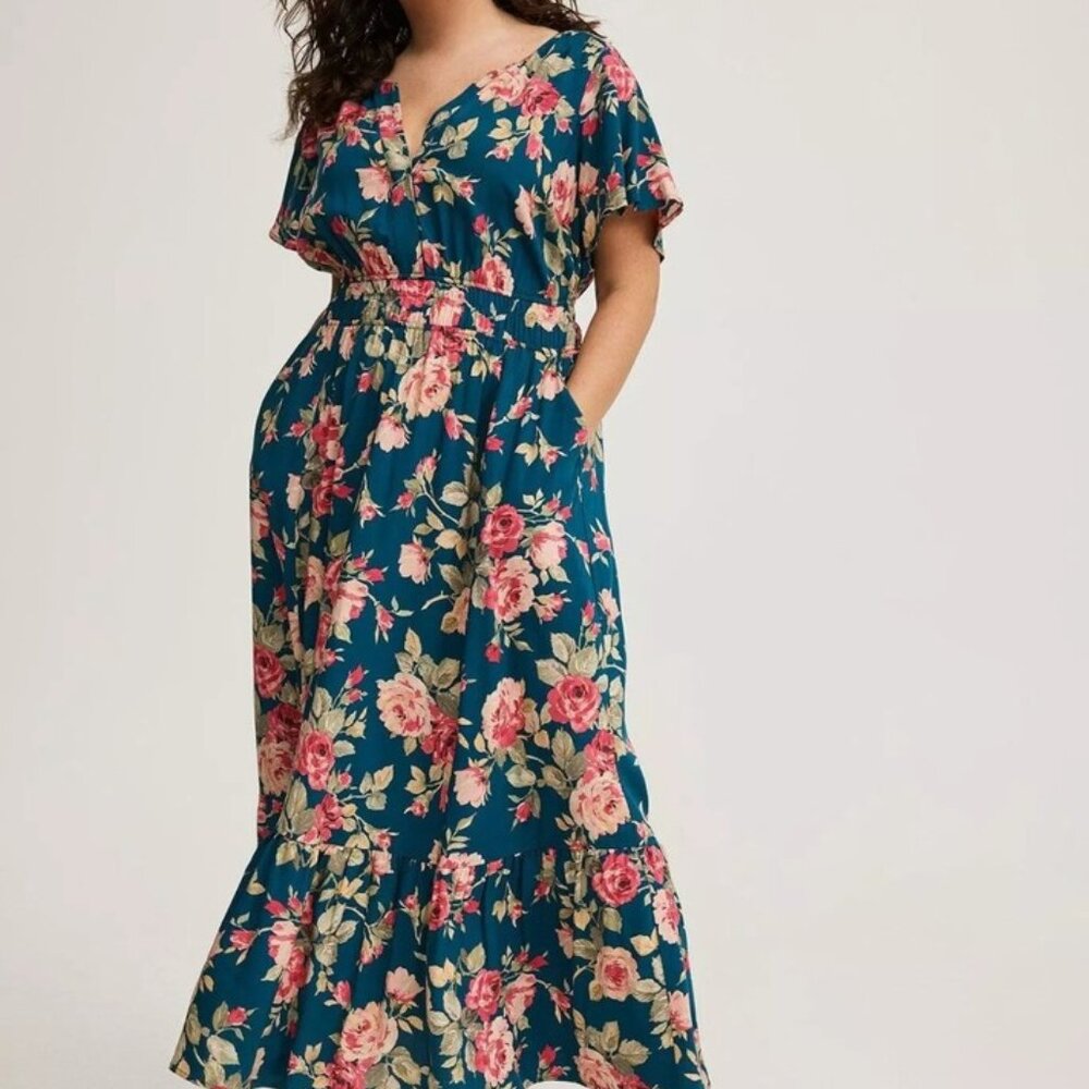Torrid size 2 Y Neck Smocked Waist Maxi Dress in Blue Floral